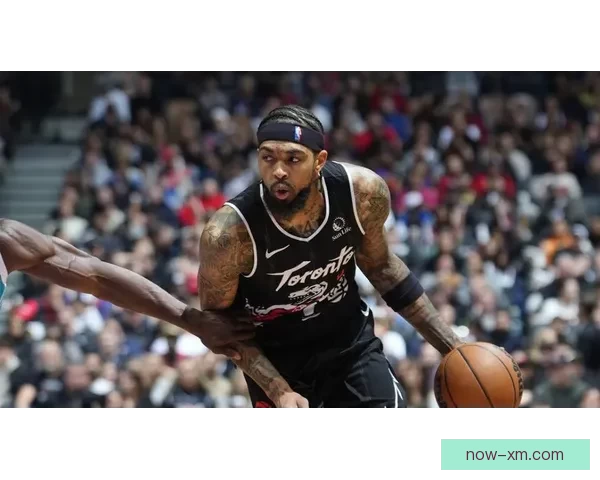 富尔茨迎来猛龙生涯首秀 接巴恩斯精准助攻轻松命中首球